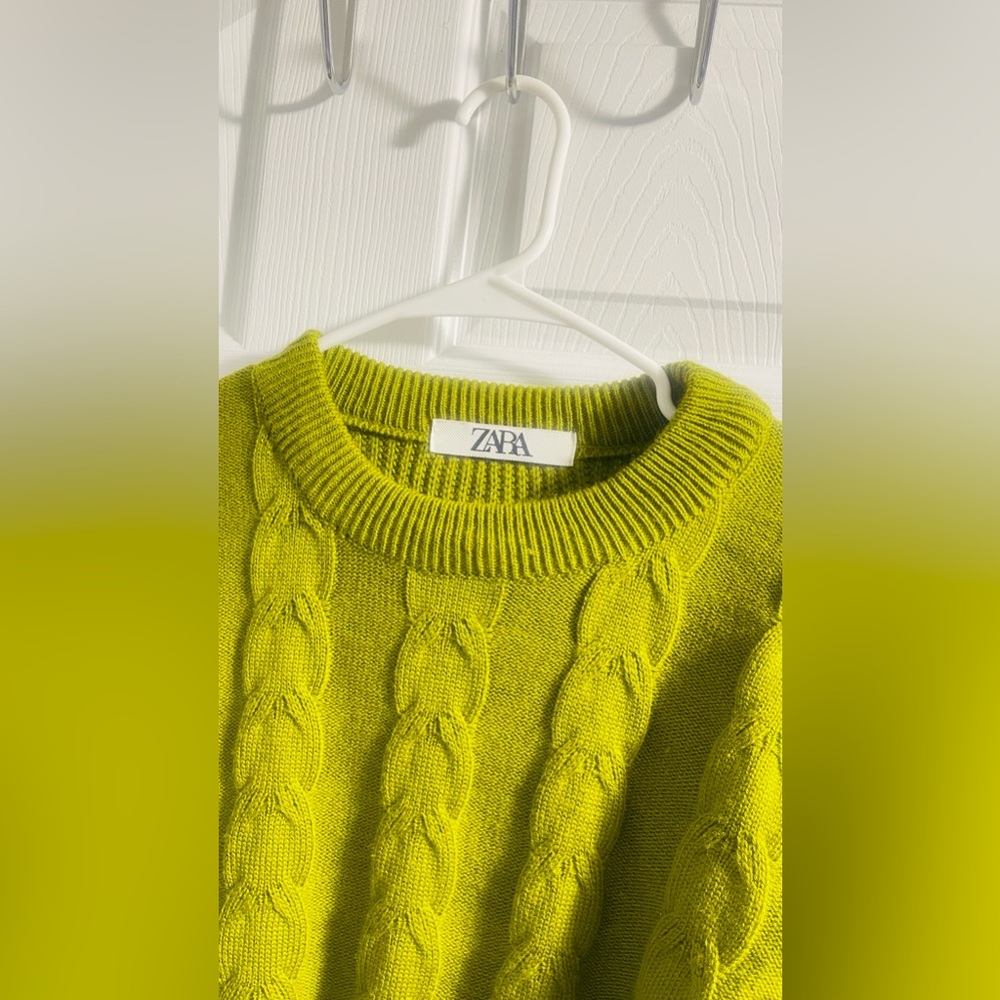 Zara Sweater - Picture 2 of 2